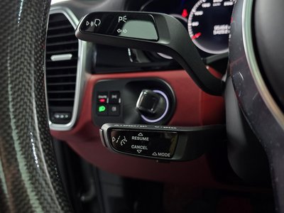 2021 Porsche CAYENNE thumbnail 16