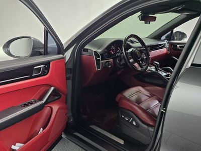 2021 Porsche CAYENNE photo 10