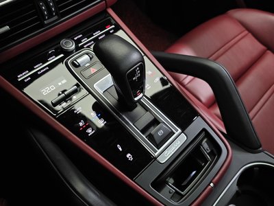 2021 Porsche CAYENNE photo 9