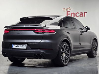 2021 Porsche CAYENNE photo 5