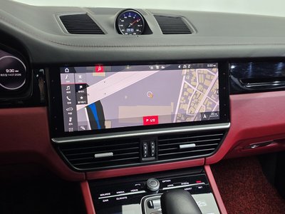 2021 Porsche CAYENNE thumbnail 13