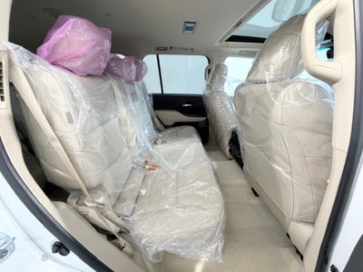 TOYOTA LAND CRUISER 300 - 5