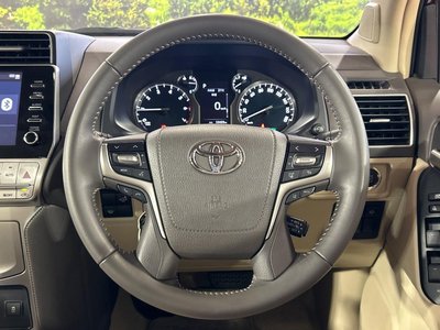 TOYOTA LAND CRUISER PRADO - 9
