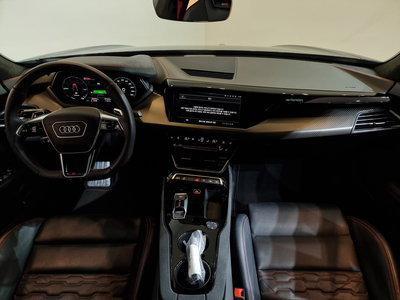 AUDI RS E-TRON GT - 4