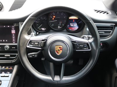 2021 Porsche MACAN photo 10