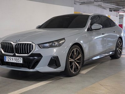 BMW 5 SERIES