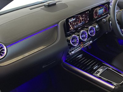 MERCEDES-BENZ GLA - 9