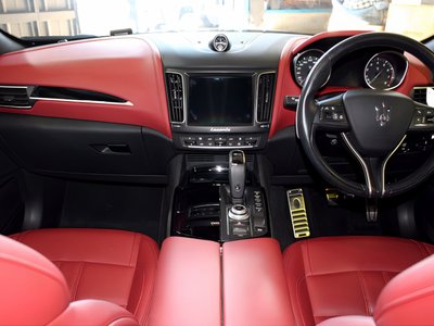 MASERATI LEVANTE - 10