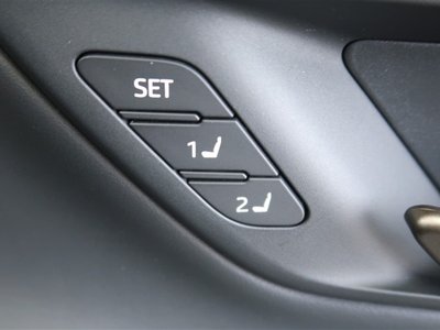 صورة مصغرة 21 لـ 2023 Toyota CROWN SPORT