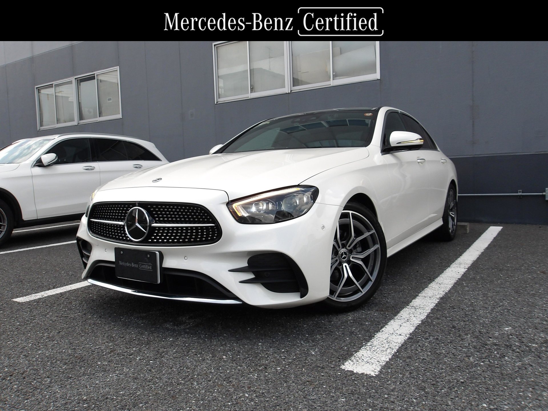 MERCEDES-BENZ E-CLASS - View 1