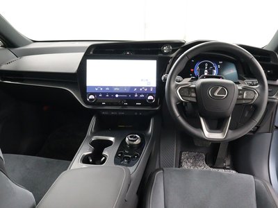صورة 9 لـ 2023 Lexus RZ