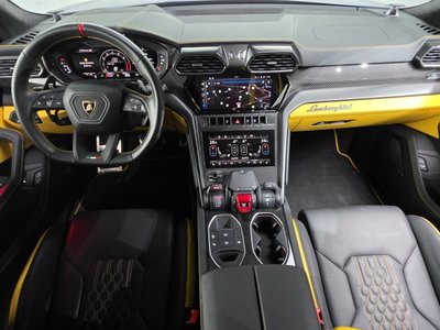 LAMBORGHINI URUS - 5