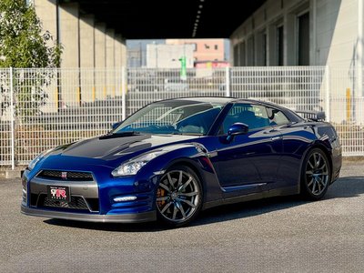 NISSAN GT-R