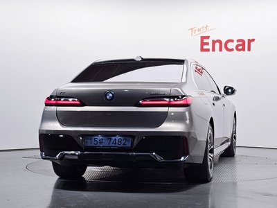 BMW I7 - 4