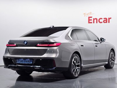 BMW I7 - 2
