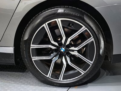 BMW I7 - 8