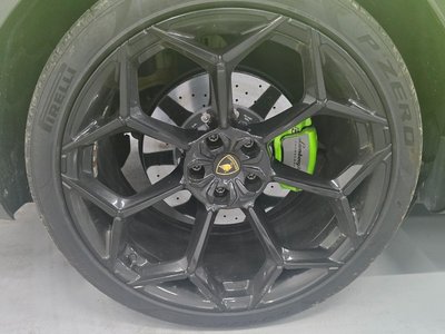 2024 Lamborghini URUS thumbnail 19