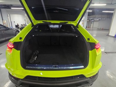 2024 Lamborghini URUS thumbnail 17