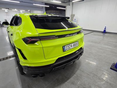 2024 Lamborghini URUS 照片 2