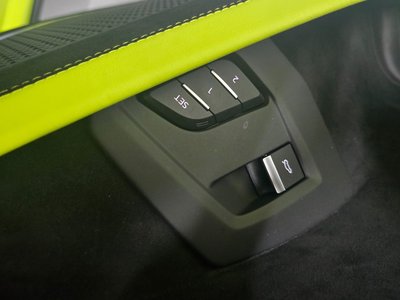 2024 Lamborghini URUS thumbnail 16