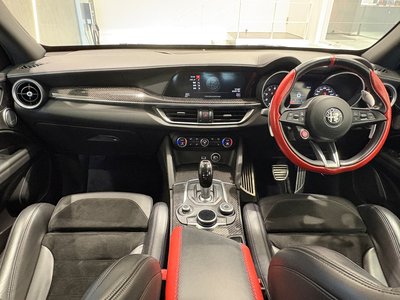 2019 ALFA Romeo STELVIO 照片 9