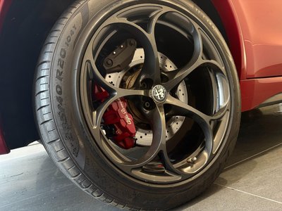 صورة 45 لـ 2019 ALFA Romeo STELVIO
