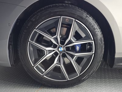 2025 BMW 5 SERIES 照片 6