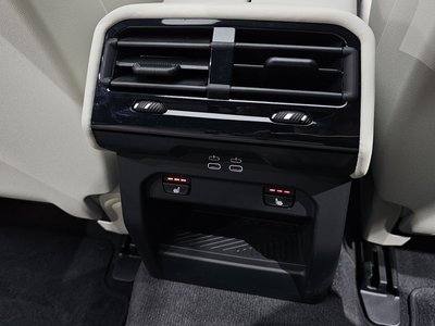 صورة مصغرة 33 لـ 2025 BMW 5 SERIES