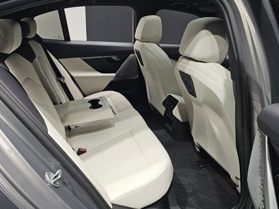 صورة مصغرة 16 لـ 2025 BMW 5 SERIES