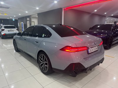 BMW 5 SERIES - 4