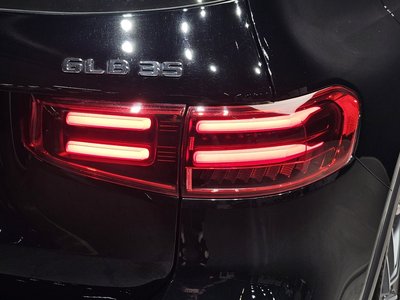 2025 Mercedes-BENZ GLB — фото 10