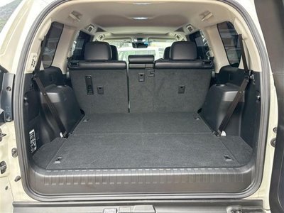 TOYOTA LAND CRUISER PRADO - 8