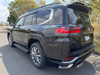 TOYOTA LAND CRUISER 300 - 10