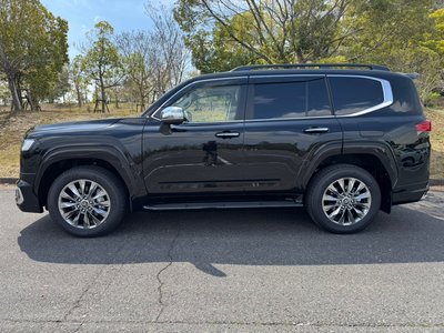 TOYOTA LAND CRUISER 300 - 6