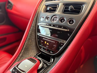 2019 Aston Martin DB11 VOLANTE — миниатюра 20