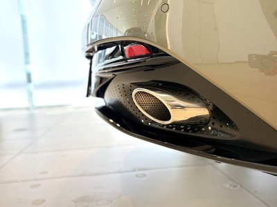 2019 Aston Martin DB11 VOLANTE — миниатюра 39
