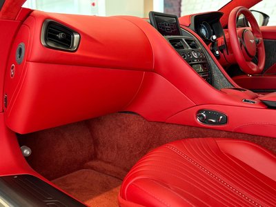2019 Aston Martin DB11 VOLANTE — миниатюра 13
