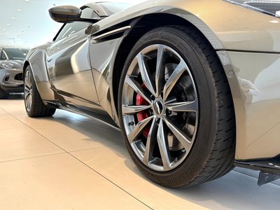 2019 Aston Martin DB11 VOLANTE — миниатюра 48