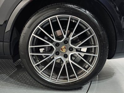 PORSCHE CAYENNE - 8