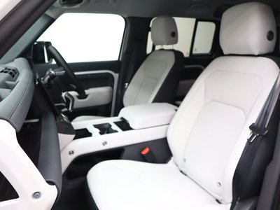 LAND ROVER DEFENDER - 9