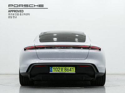 PORSCHE TAYCAN - 3