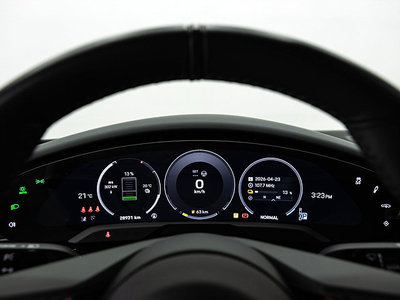 PORSCHE TAYCAN - 8