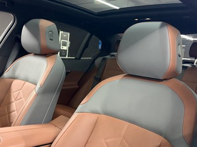 2025 BMW 5 SERIES — миниатюра 14