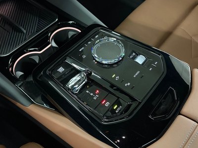 صورة 9 لـ 2025 BMW 5 SERIES