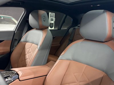 2025 BMW 5 SERIES — миниатюра 18