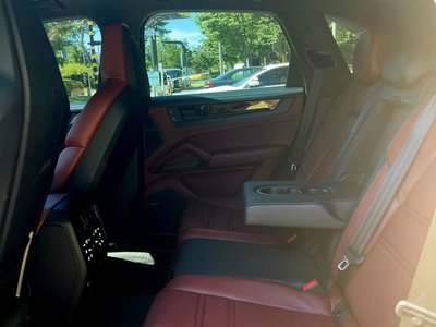 صورة مصغرة 11 لـ 2025 Porsche CAYENNE