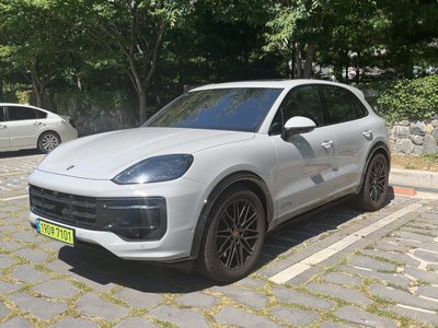صورة 1 لـ 2025 Porsche CAYENNE