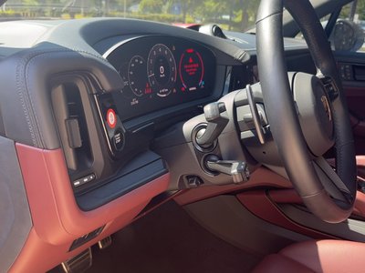صورة مصغرة 17 لـ 2025 Porsche CAYENNE
