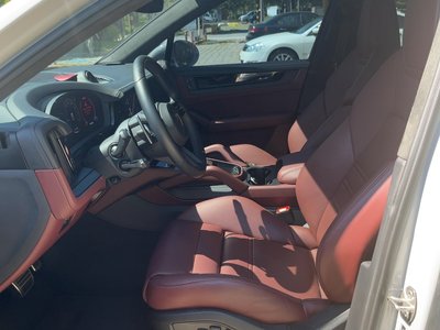 صورة 9 لـ 2025 Porsche CAYENNE