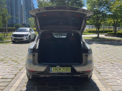 صورة 7 لـ 2025 Porsche CAYENNE